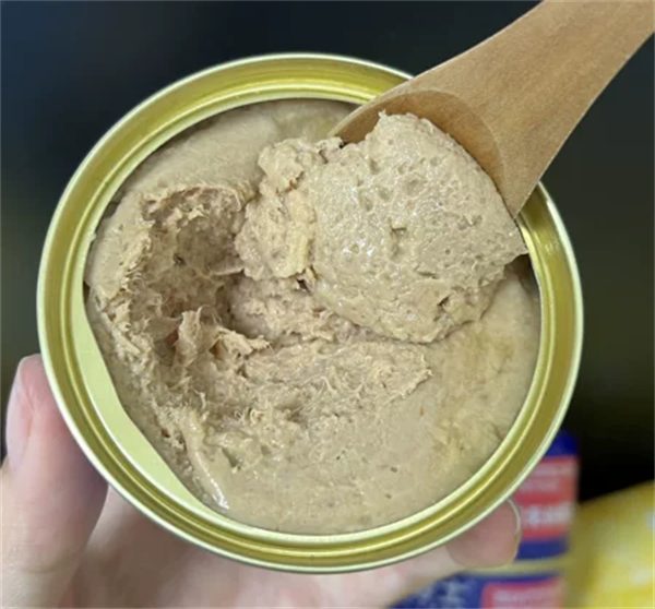 猫咪吃罐头好还是猫粮好 猫咪吃罐头好还是猫粮好